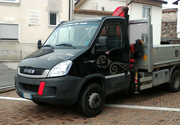 Camion di grande portata per lo smaltimento materiale di scarto
